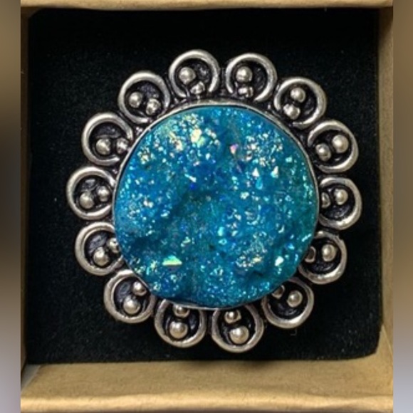 NWOT Druzy Quartz Ring size 8 - Picture 2 of 8